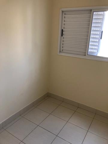 Comprar Apartamento / Padrão em Uberlandia R$ 240.000,00 - Foto 11