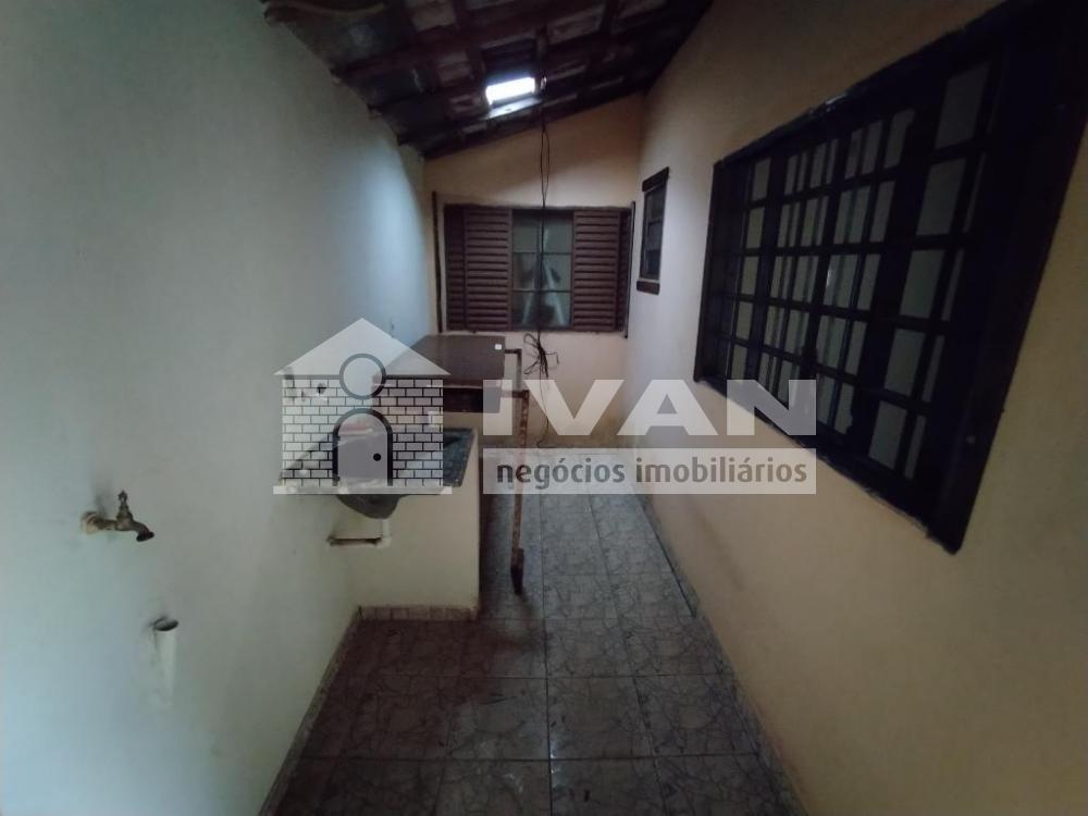 Alugar Casa / Condomínio em Uberlândia R$ 700,00 - Foto 18