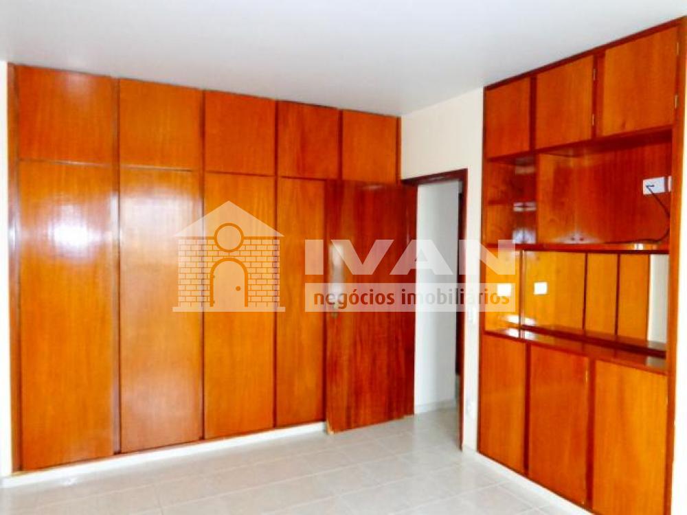 Alugar Apartamento / Padrão em Uberlândia R$ 1.500,00 - Foto 6