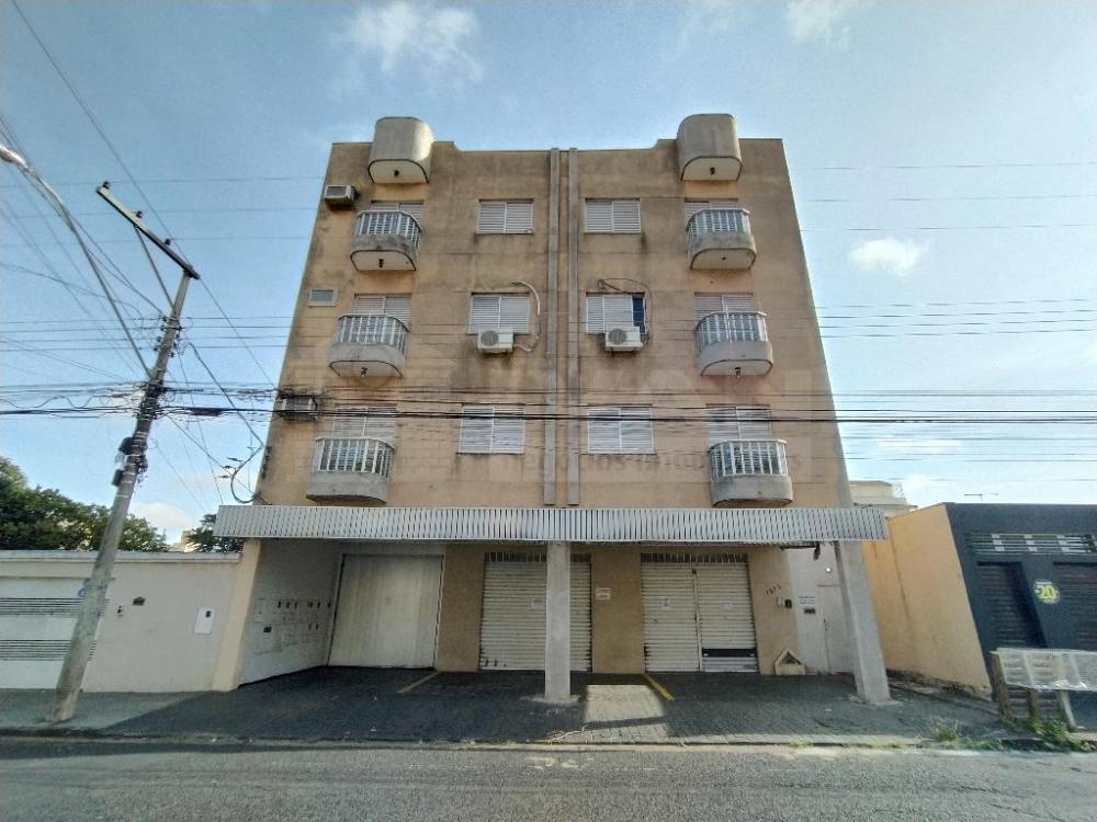 Alugar Apartamento / Padrão em Uberlândia R$ 1.000,00 - Foto 1
