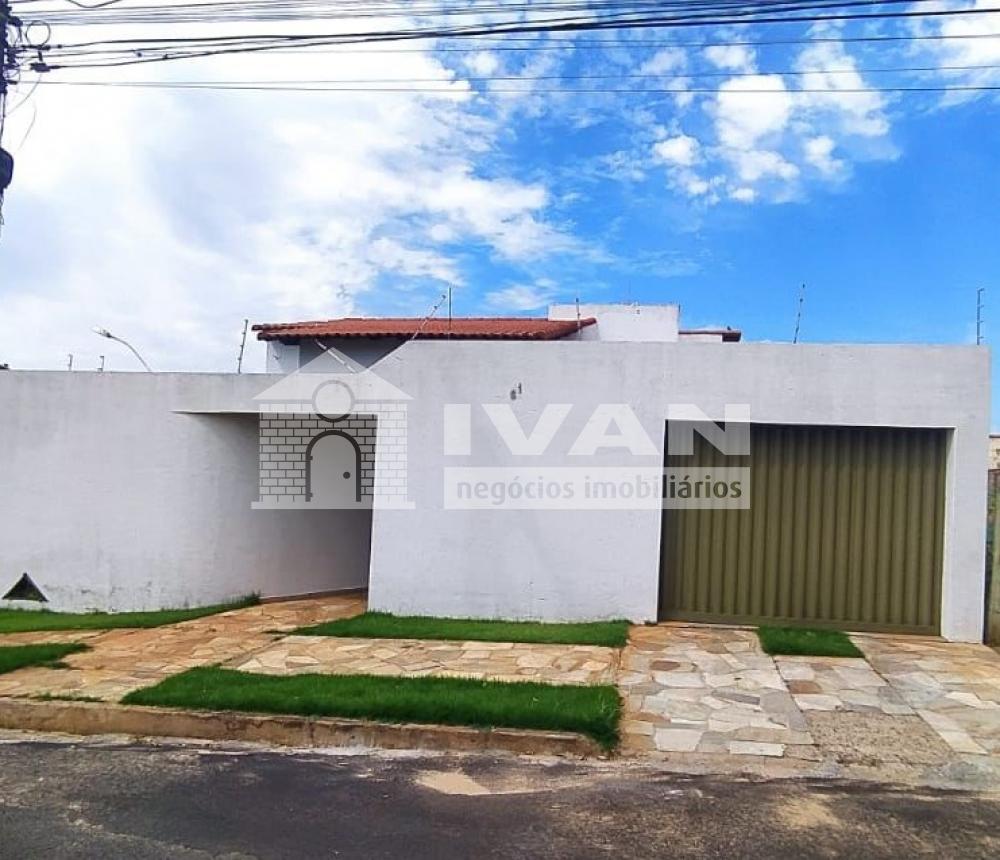 Comprar Casa / Padrão em Uberlândia R$ 750.000,00 - Foto 1