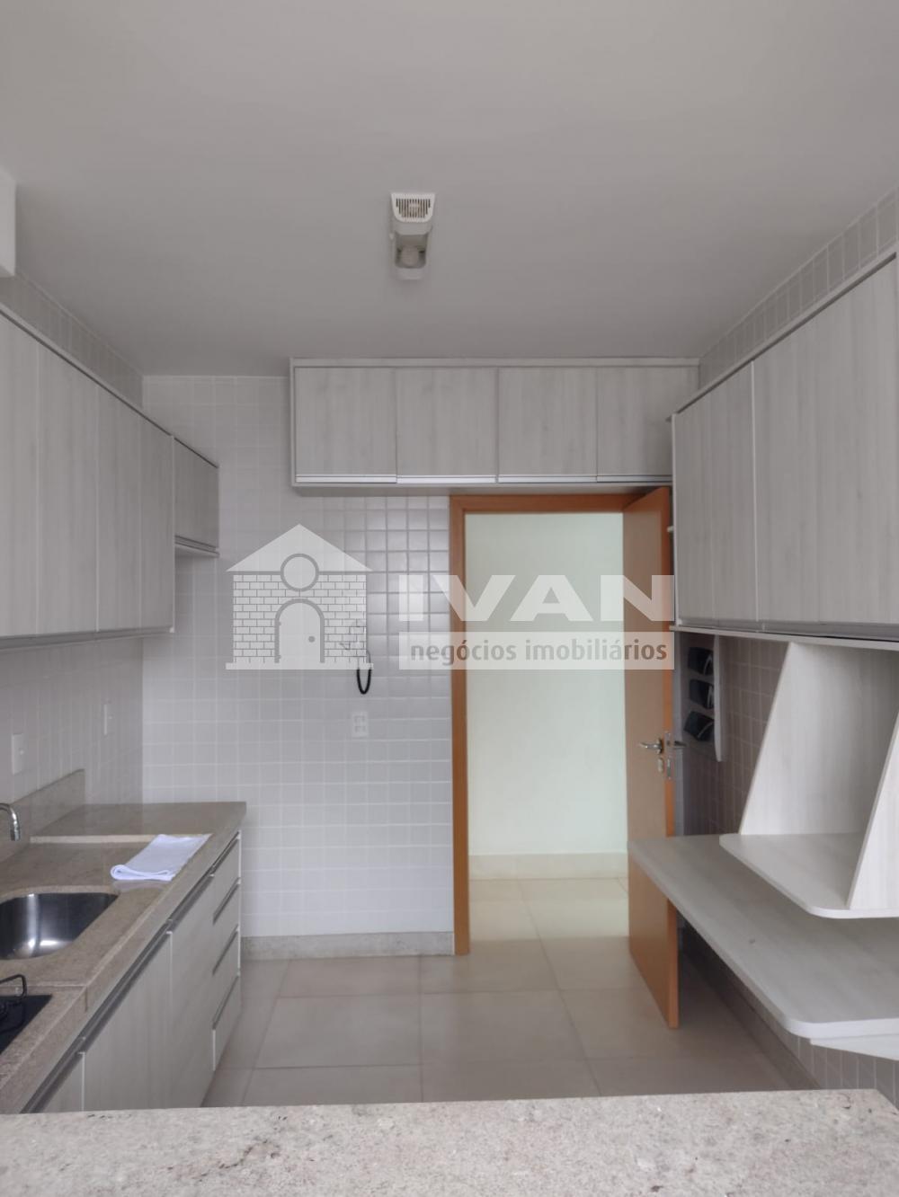 Comprar Apartamento / Padrão em Uberlândia R$ 360.000,00 - Foto 8