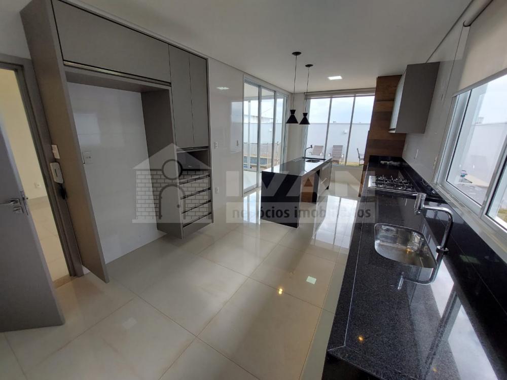 Comprar Casa / Condomínio em Uberlândia R$ 1.580.000,00 - Foto 15