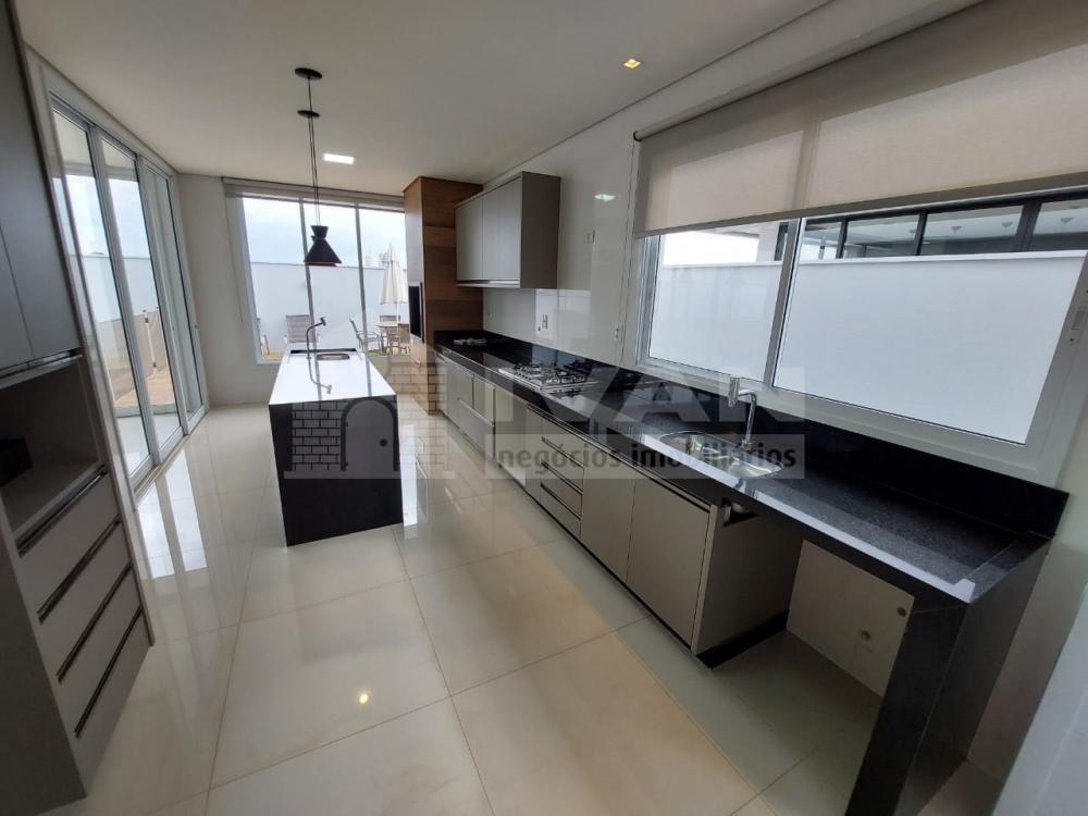 Comprar Casa / Condomínio em Uberlândia R$ 1.580.000,00 - Foto 16