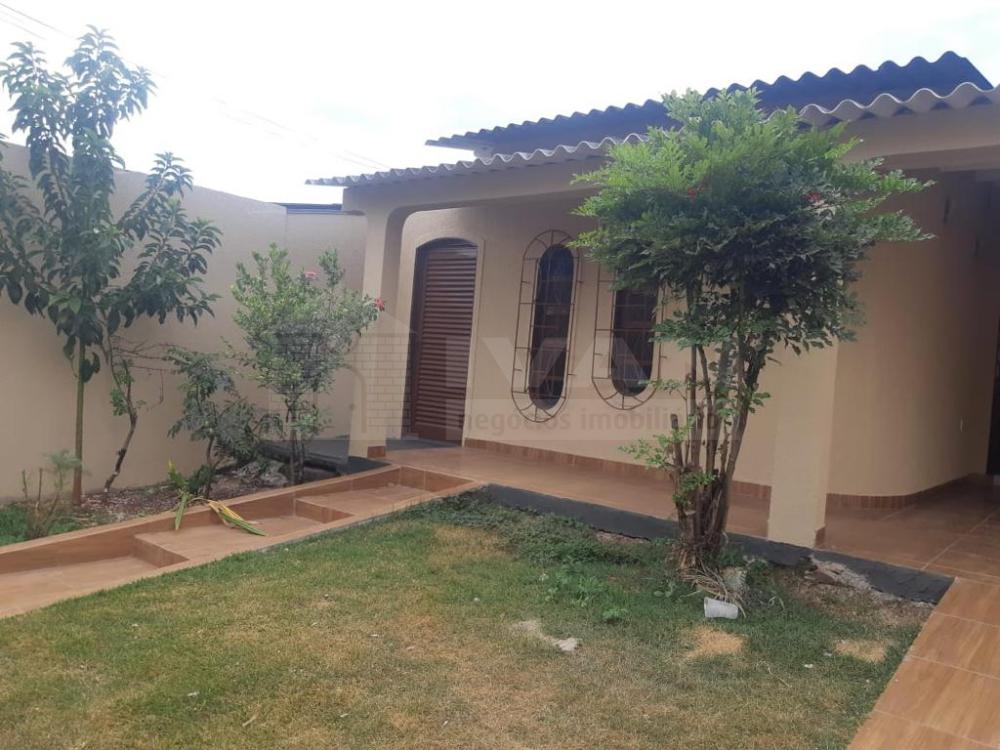 Comprar Casa / Padrão em Uberlândia R$ 430.000,00 - Foto 3