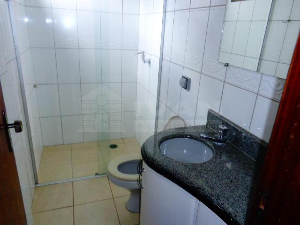 Alugar Apartamento / Padrão em Uberlândia R$ 2.700,00 - Foto 13