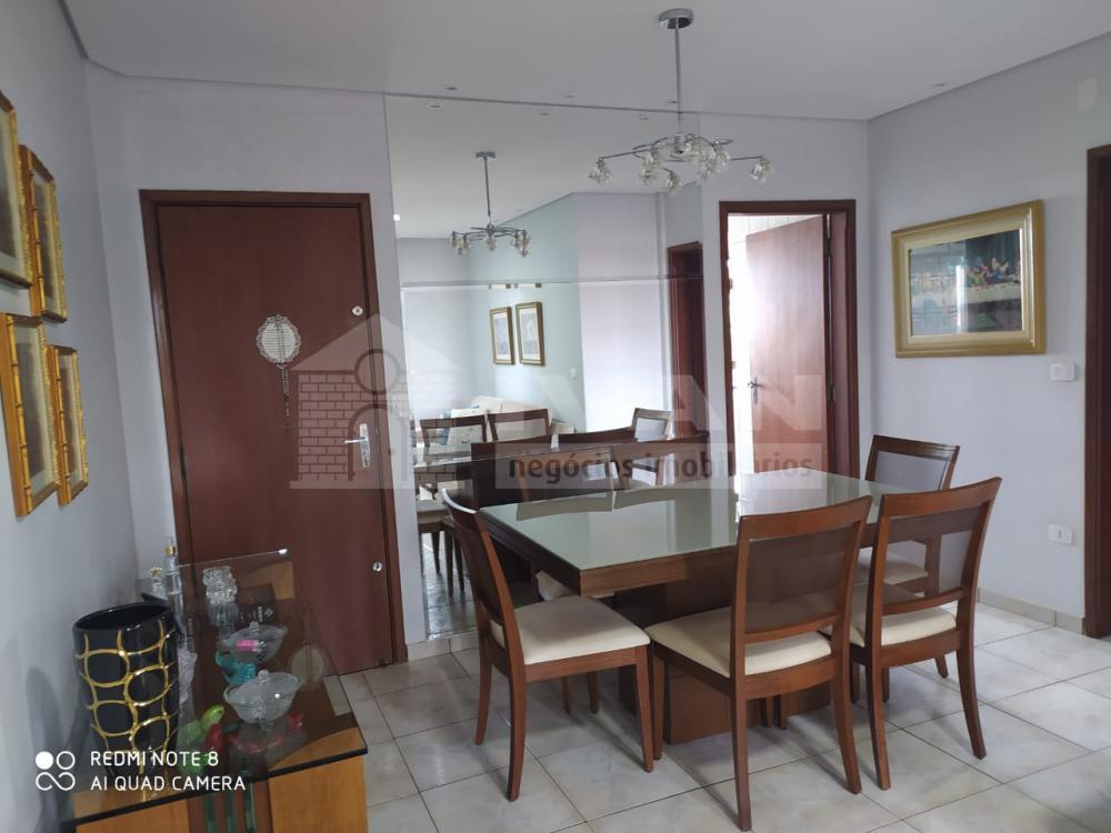 Comprar Apartamento / Padrão em Uberlândia R$ 300.000,00 - Foto 2