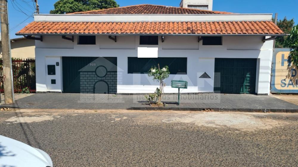 Comprar Casa / Padrão em Uberlândia R$ 550.000,00 - Foto 1