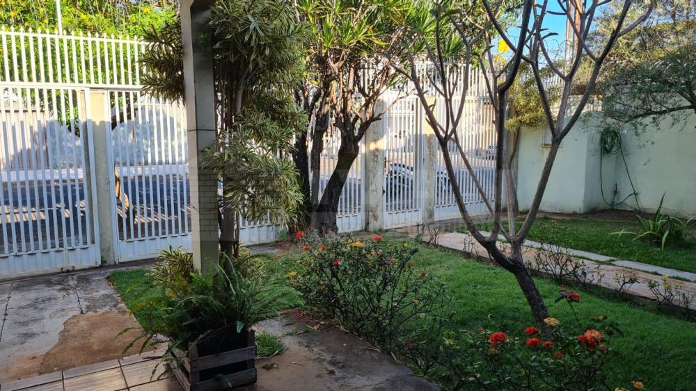 Comprar Casa / Padrão em Uberlândia R$ 420.000,00 - Foto 2