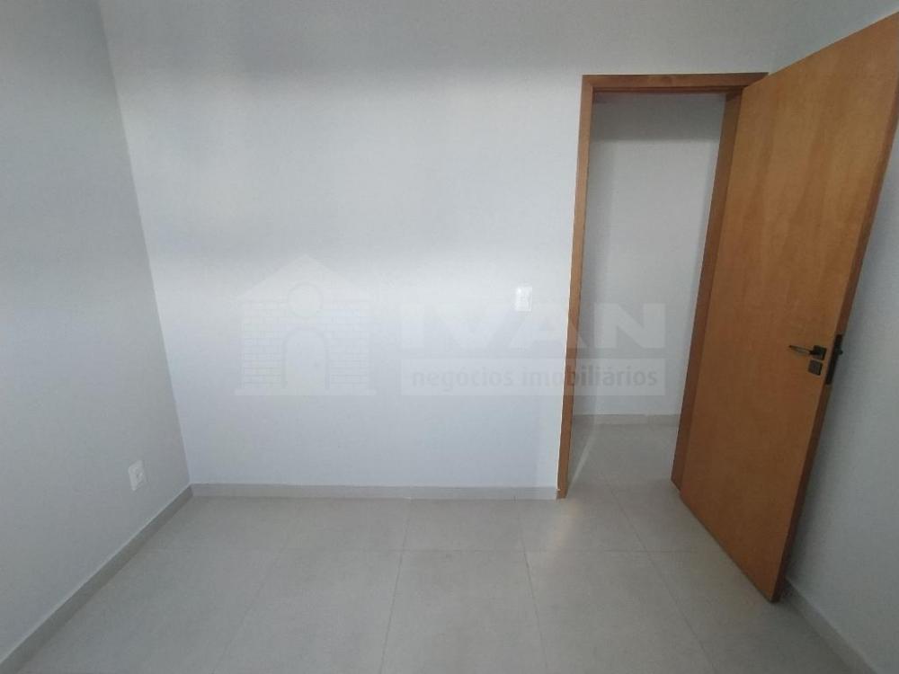 Alugar Apartamento / Padrão em Uberlândia R$ 1.000,00 - Foto 8