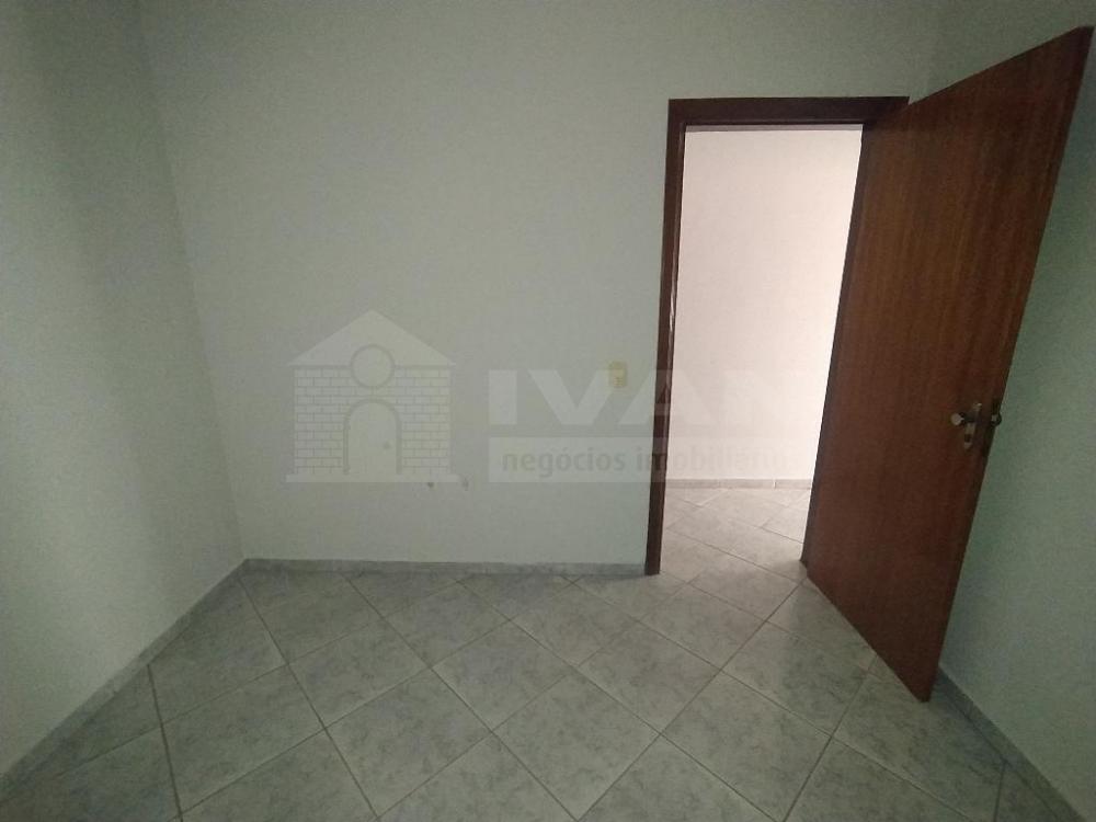 Alugar Casa / Padrão em Uberlândia R$ 2.300,00 - Foto 15
