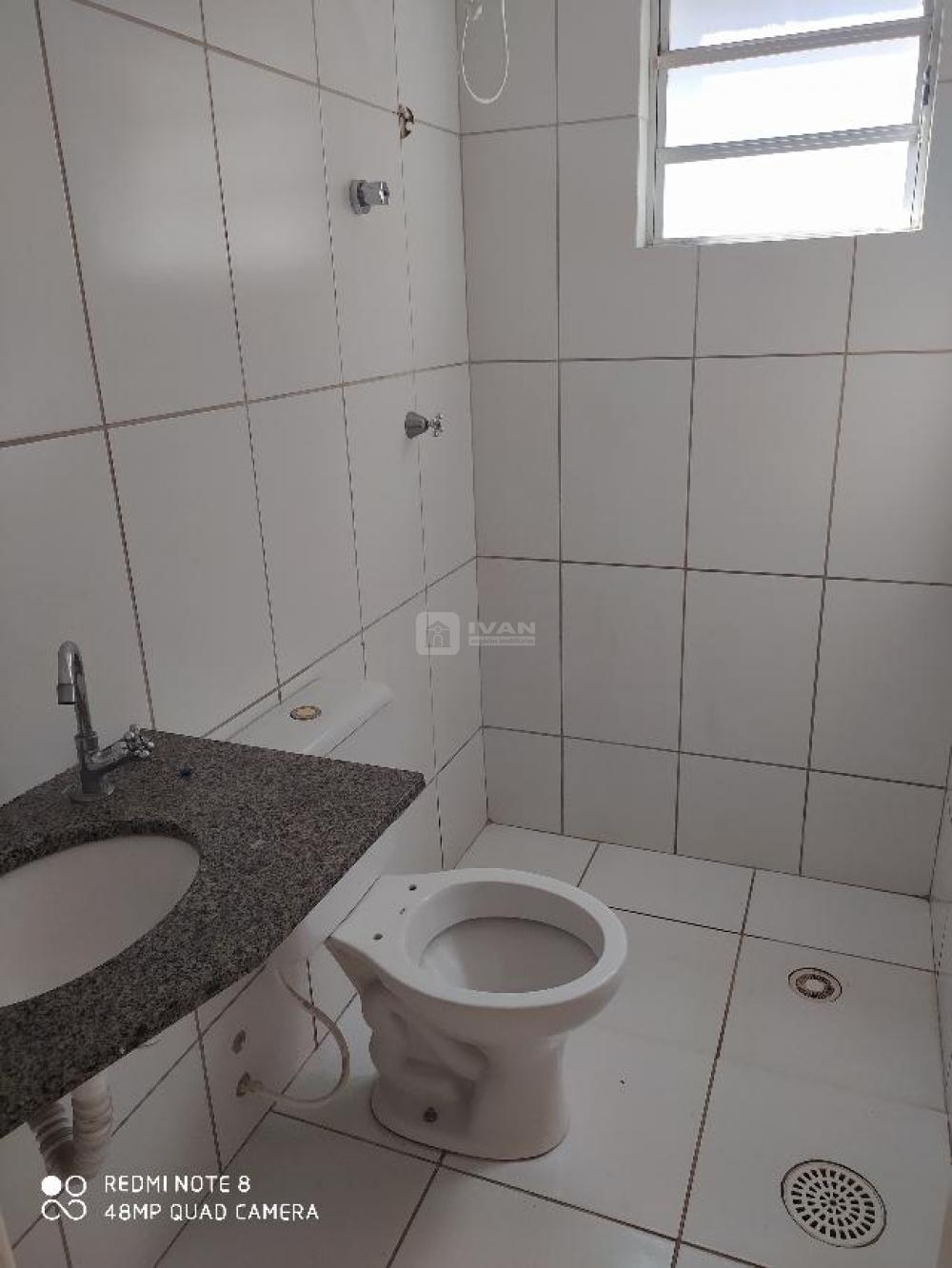 Alugar Apartamento / Padrão em Uberlândia R$ 750,00 - Foto 18