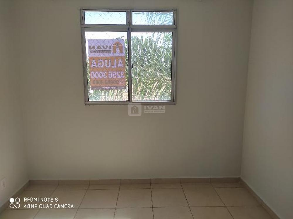 Alugar Apartamento / Padrão em Uberlândia R$ 750,00 - Foto 15