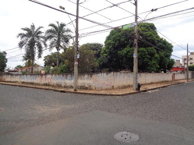 Área comercial para locação bairro Brasil