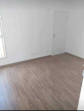 Alugar Apartamento / Padrão em Uberlândia. apenas R$ 140.000,00