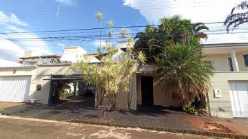 Casa estilo sobrado para locação no bairro Morada da Colina.