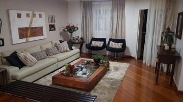Alugar Apartamento / Padrão em Uberlandia. apenas R$ 1.000.000,00