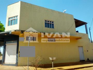 Chácara contendo casa, 03 cómodos de comércio e apartamento à venda no Bairro Morada Nova.