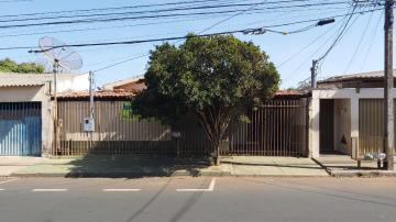Casa à venda no Bairro Segismundo Pereira.