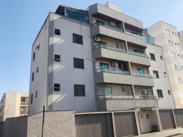 Alugar Apartamento / Cobertura em Uberlândia. apenas R$ 700.000,00