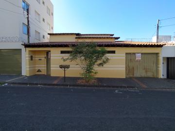 Casa para locação e venda no bairro Santa Mônica.