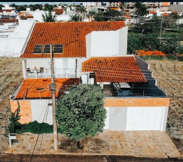 Alugar Casa / Sobrado em Uberlândia. apenas R$ 1.400.000,00