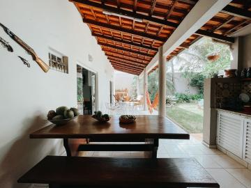 Casa estilo sobrado à venda no Bairro Jardim Karaiba
