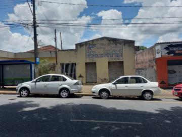 Casa com ponto comercial à venda no Bairro Osvaldo Rezende