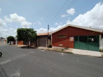 Casa para locação no bairro Custodio Pereira