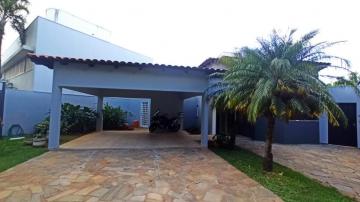 Casa para locação no bairro Jardim Karaiba