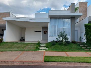 Alugar Casa / Condomínio em uberlandia. apenas R$ 2.200.000,00