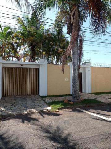 Casa  para locação no bairro Jardim Karaíba