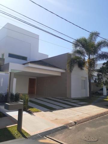 Casa em condomínio fechado para locação bairro Gavea Paradiso