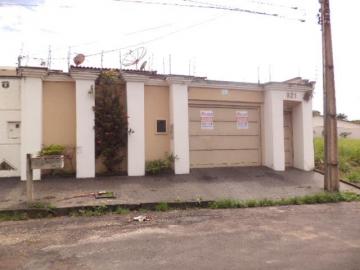 Casa para locação no bairro Vigilato Pereira