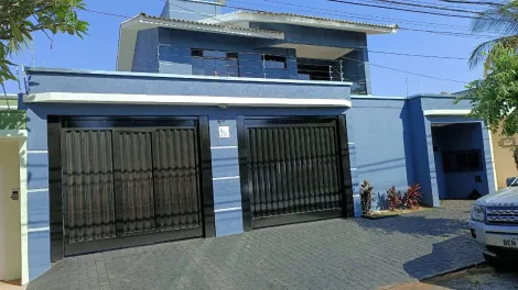 Casa para locação no bairro Jardim Karaíba.