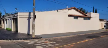 Casa à venda no Bairro Custódio Pereira.