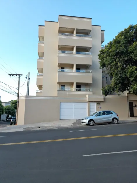 Apartamento Térreo Novo à venda no bairro Santa Mônica.