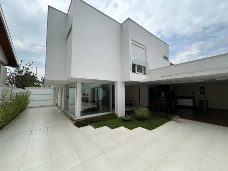 Casa Estilo Sobrado à venda no Condomínio Villa Do Sol em Uberlândia.