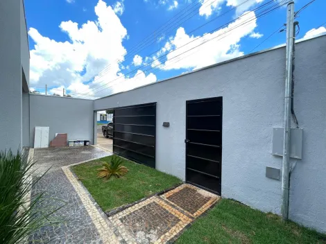 Casa para venda no bairro Jardim Ipanema em Uberlândia.