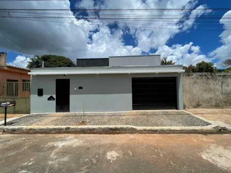 Casa para venda no bairro Jardim Ipanema em Uberlândia.
