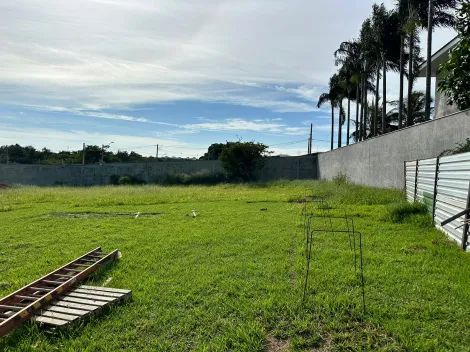 Terreno para Venda  em condomínio fechado no Bairro Jardim Karaiba