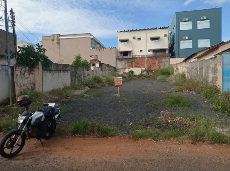 Terreno para venda no bairro Daniel Fonseca.