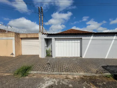 Casa para locação no bairro Osvaldo Rezende