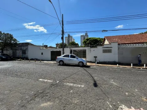 Casas com excelente metragem de Terreno para venda no bairro Brasil em Uberlândia